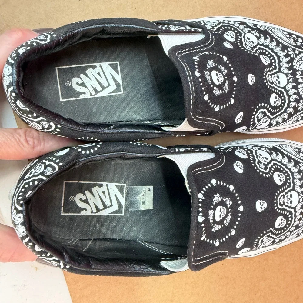 Vans Classic Slip-On Bandana Skull Black White Sneakers Low Top Skate Shoes